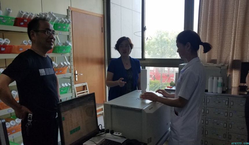 縣委副書記楊秀頎來中醫院督查省級文明縣城創建